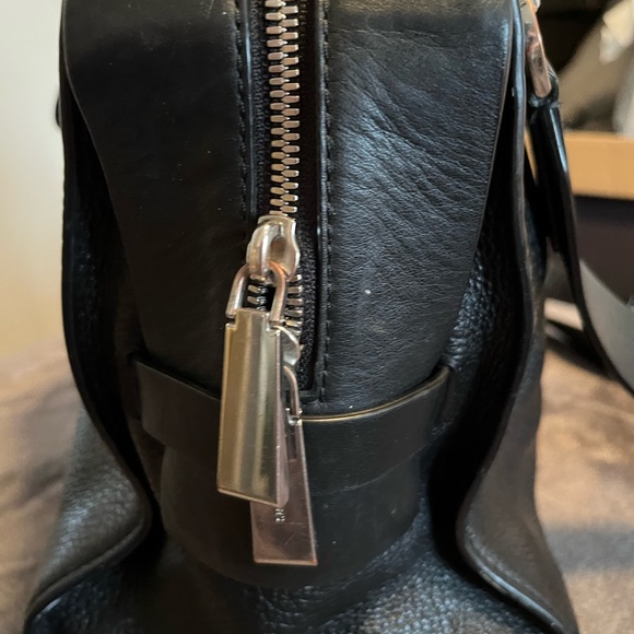 Michael Kors purse - Picture 2 of 9